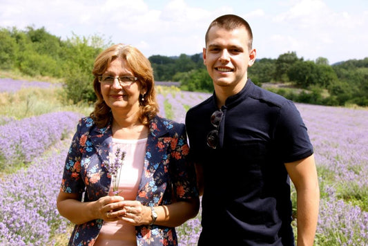 AKNE i kako je mala obiteljska tvrtka pomogla više od 11.000 tinejdžera ukloniti ih