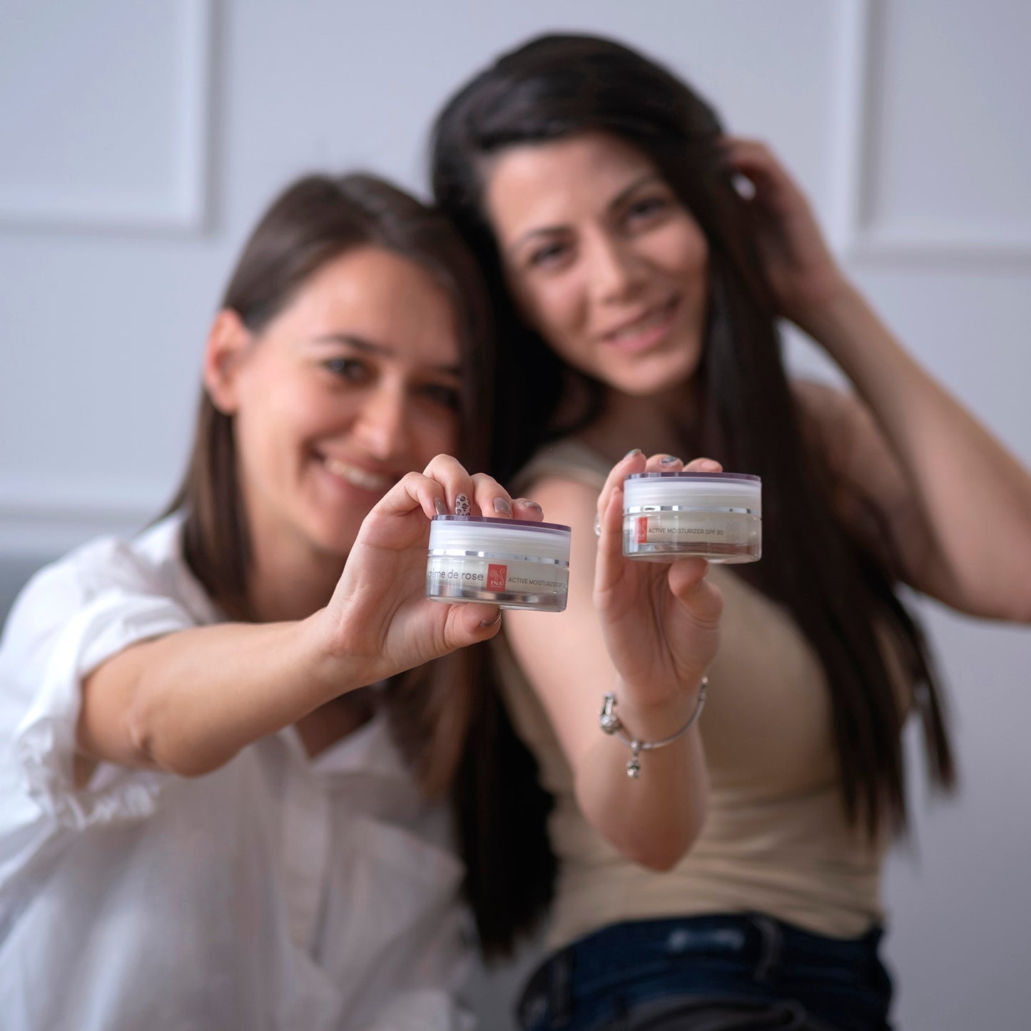 Krema od ruže InaEssentials - Aktivna hidratacija SPF30 s organskim uljem ruže i ružinom vodom, 50ml