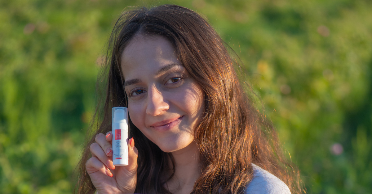 Kako pravilno nanositi kremu za područje oko očiju